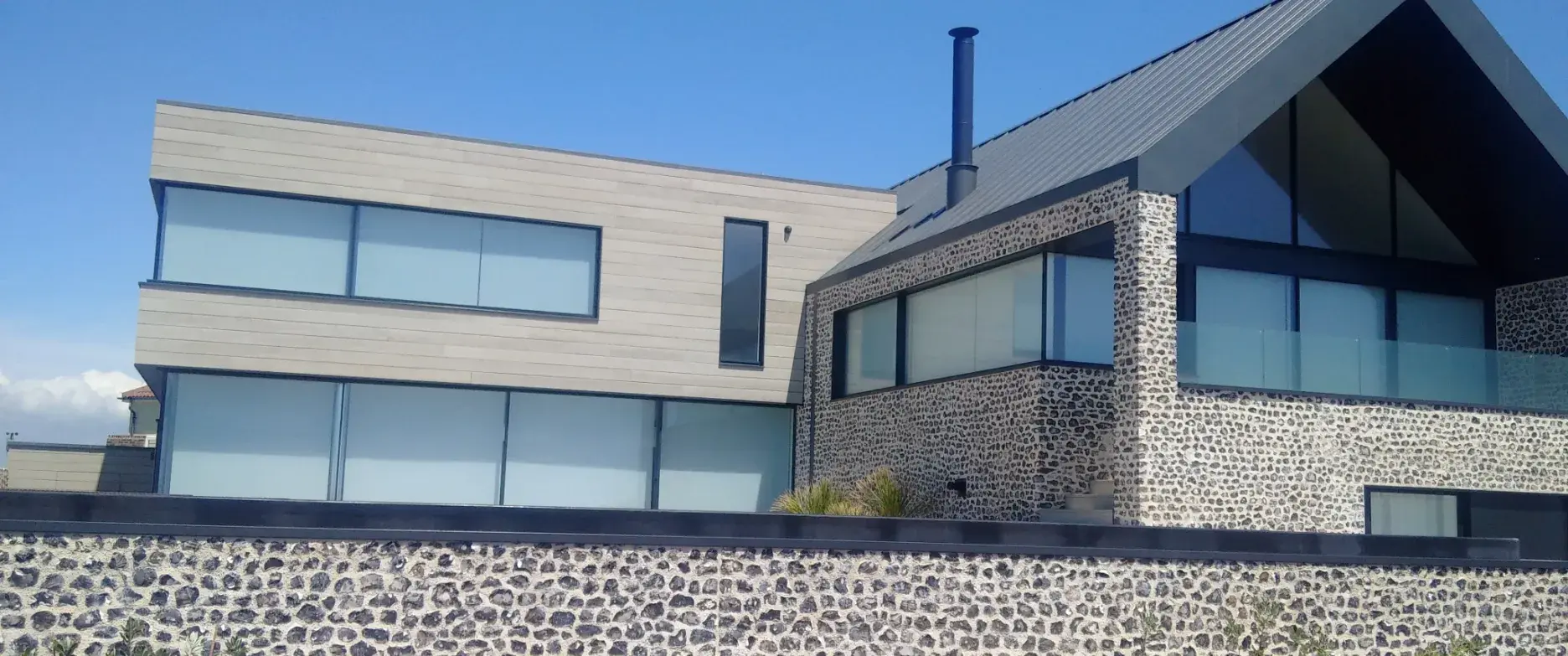 Case%20Study_MCL360D_Shadow%20Line_Smoked%20Oak_Project%20Imagery_Residential